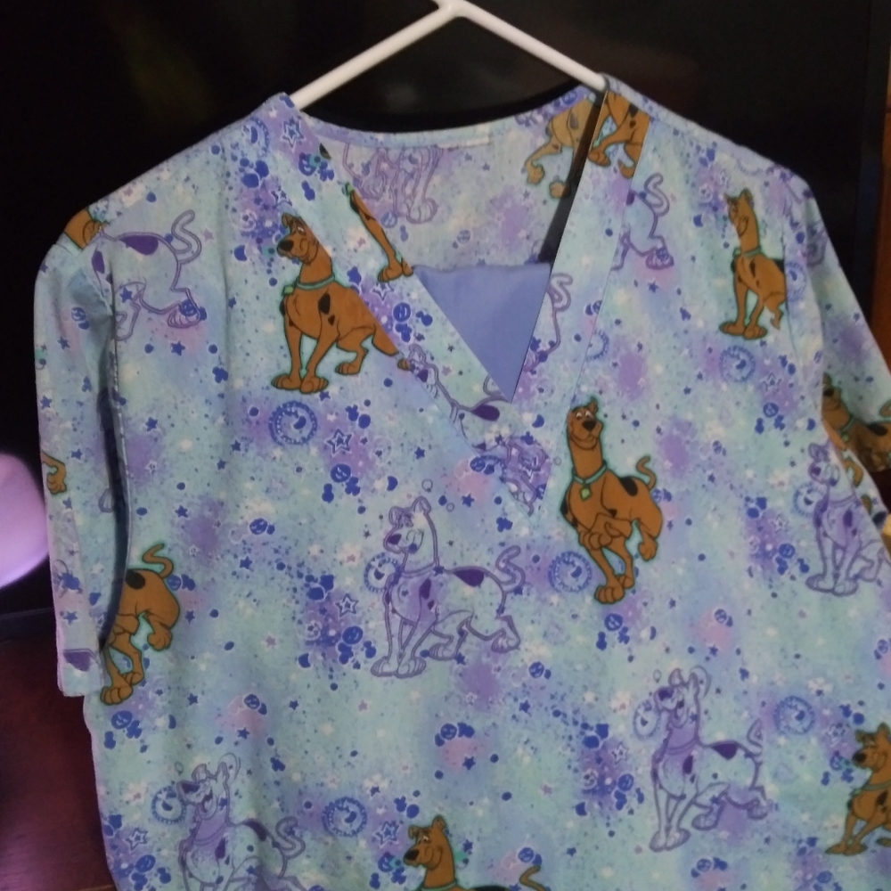 Scrub set